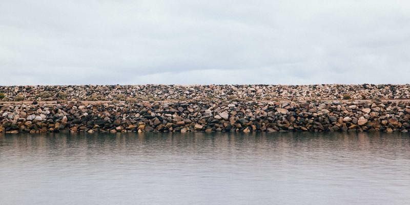 突破性能天花板：深度解析NFV三大优化利器（DPDK、SR-IOV与智能网卡）
